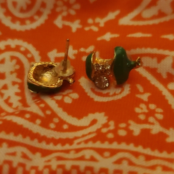 Trendy green apple 🍏oneside biting otherwise stud - Picture 2 of 6